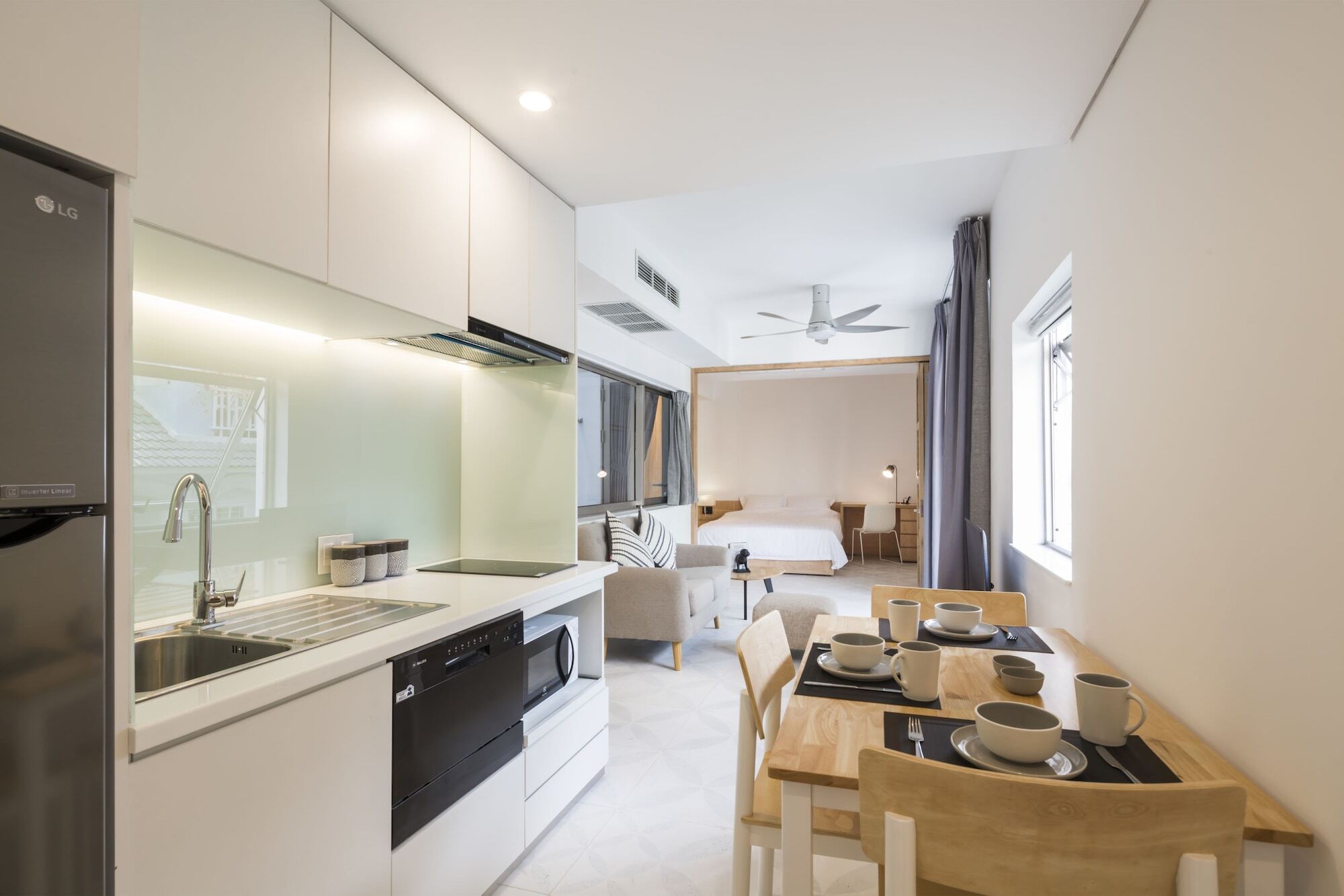 The Tropical Serviced Apartment *