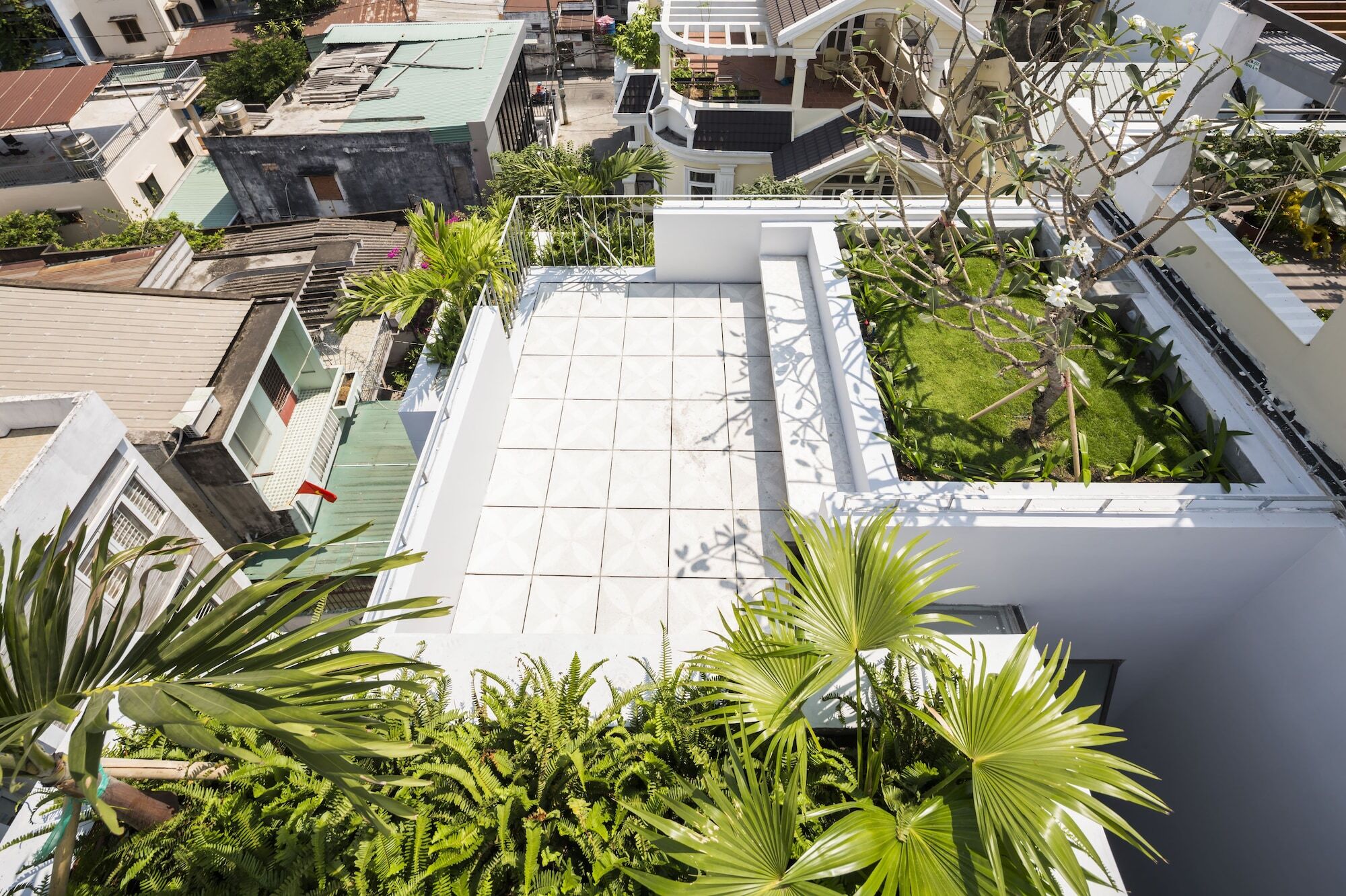 The Tropical Serviced Apartment *